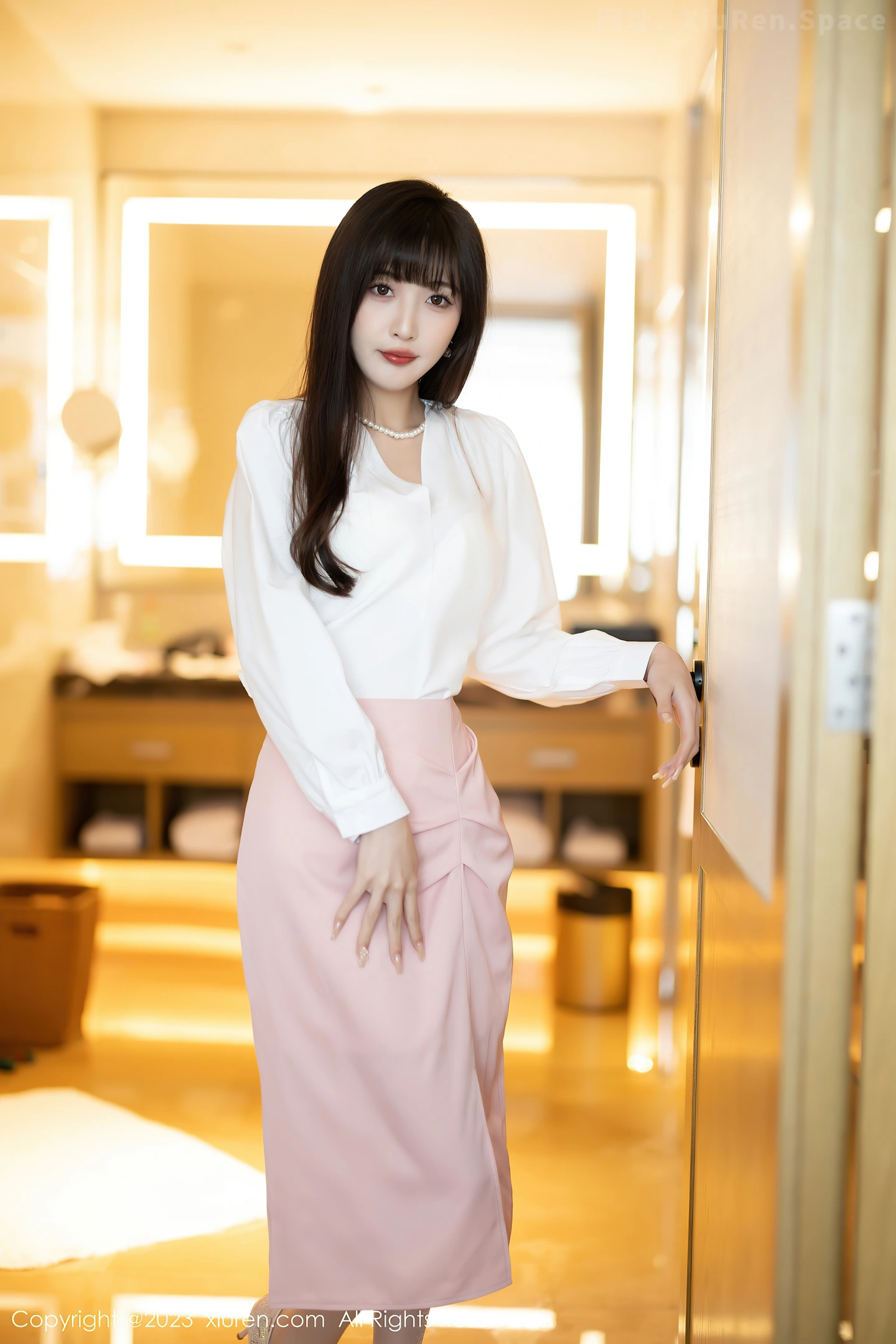 图片[2]-[XiuRen秀人网]VOL.7147 模特林星阑半脱露性感白色内衣配原色丝袜秀曼妙身姿诱惑写真83P-秀人网官方网站